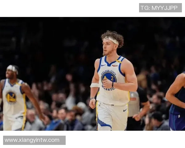 勇士两配角打成内外核心!斯潘塞统领进攻,斯波特主导内线攻守! 勇士两配角打成内外核心!斯潘塞统领进攻,斯波特主导内线攻守!