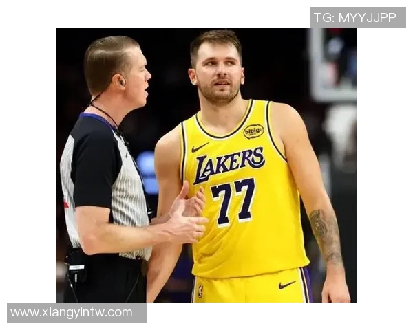 东契奇伤情曝光:双腿剧痛无法轻松突破,惨遭3处伤病仍带伤作战 东契奇伤情曝光:双腿剧痛无法轻松突破,惨遭3处伤病仍带伤作战